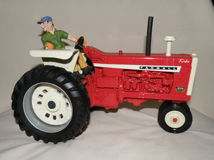 4440DO Warren with IH 1206 Tractor
