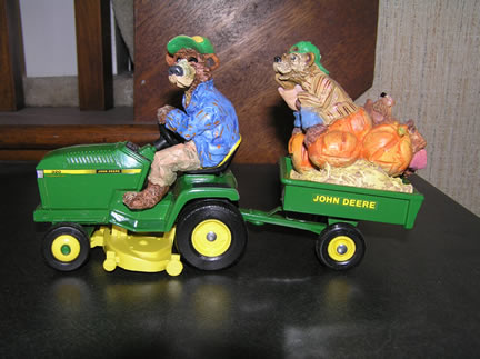 5164DO Pumpkin Patch with John Deere Lawn and Garden Tractor