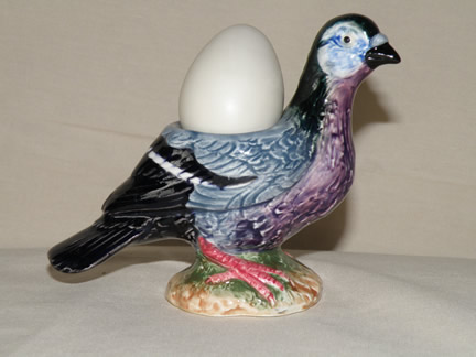 27401 Pigeon Egg Holder